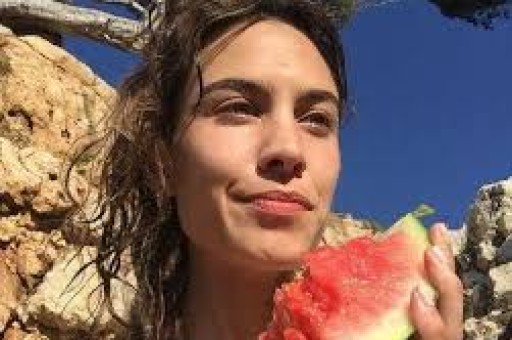 【绝对爆款】彻底炸锅！顶流片场停工大瓜网友：滤镜碎成渣！