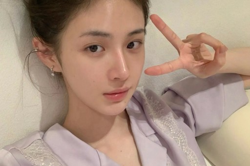 关晓彤曝出酒吧瓜深夜带助理去酒吧网友质疑她是深夜酗酒买醉